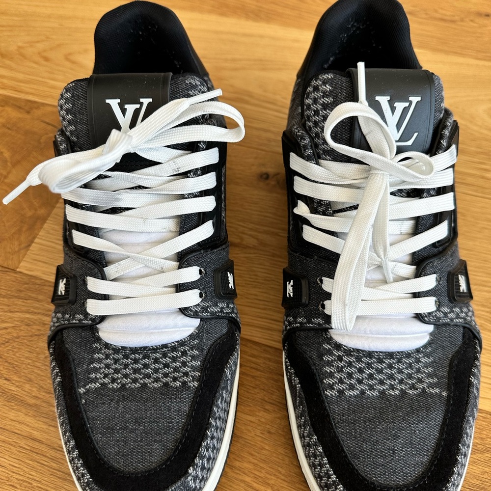 Louis Vuitton Men's Black and Gray Sneakers - Picture 4 of 7